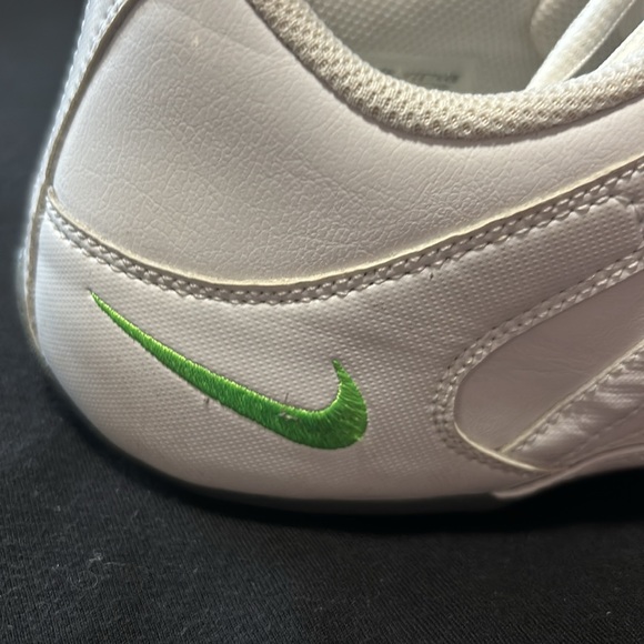 Like new nikes! - Picture 2 of 6